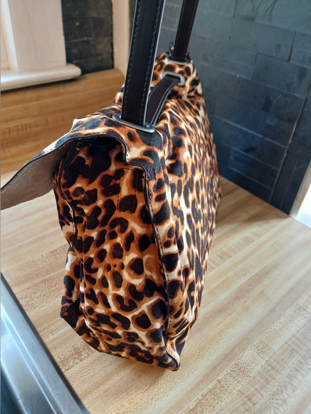 Kurt Geiger NWT Leopard Soho Crossbody W/Adjustable Strap & Dustbag - Picture 6 of 8